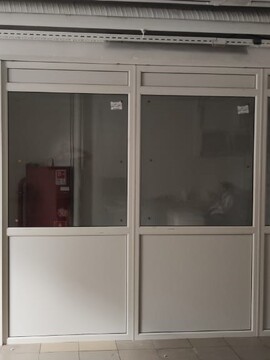 офисная перегородка с прозрачным верхом